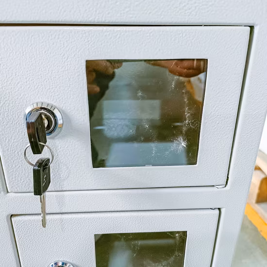 Smile Home Outdoor-Paketschließfächer zum Verkauf, Schließfach zum Aufladen von Mobiltelefonen, Schließfach für die Paketzustellung